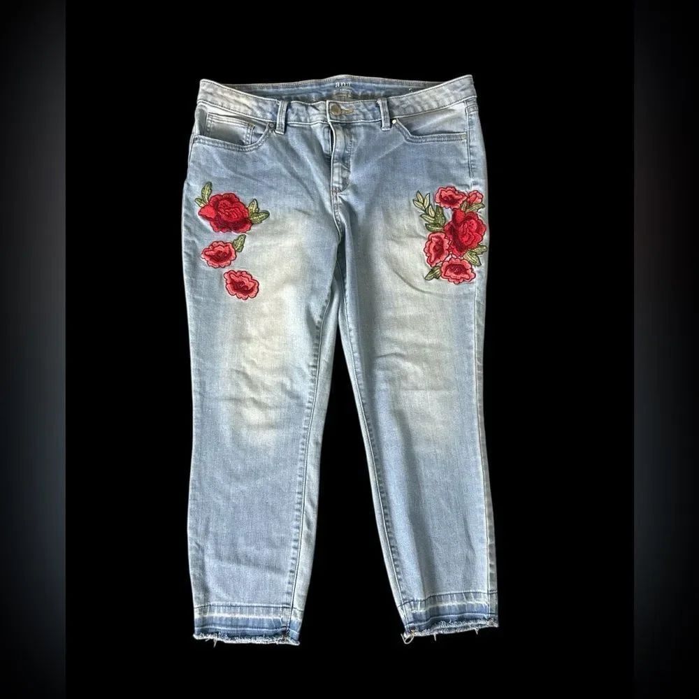 a.n.a Skinny ankle Light Blue Jeans with Red Floral Embroidery Size 32/14